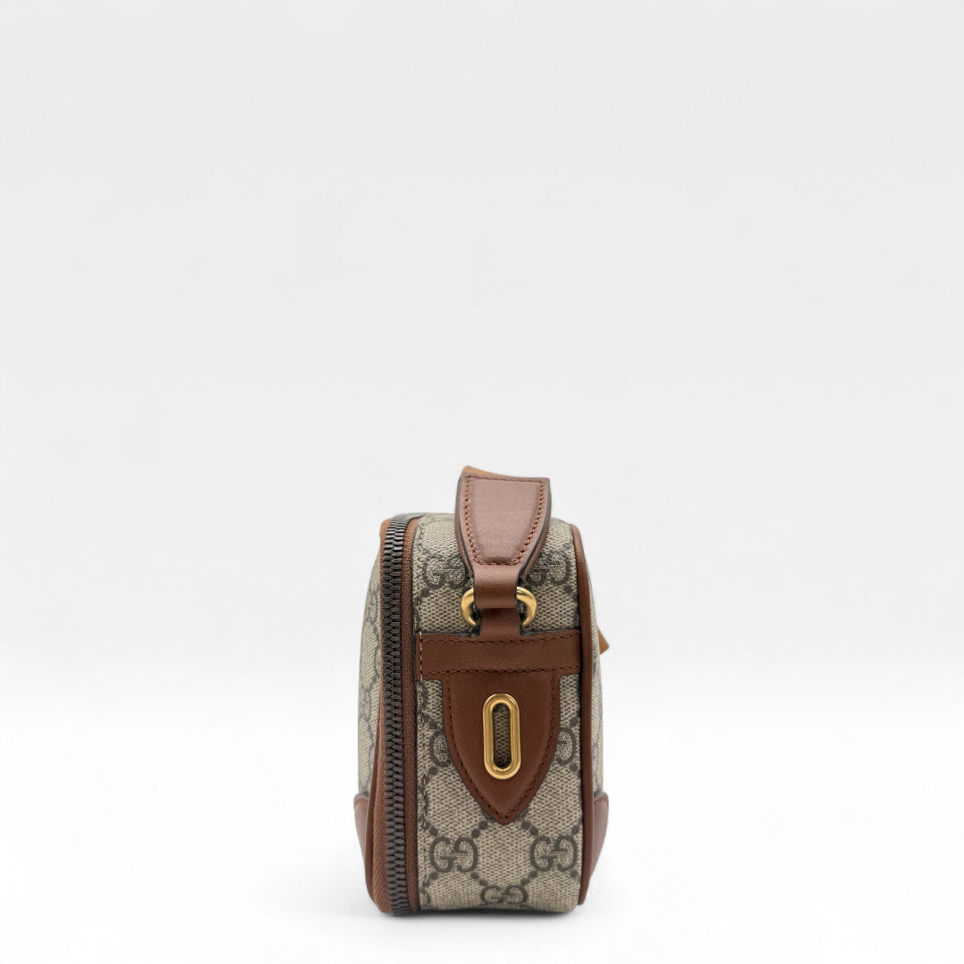 Gucci Umhängetasche Emblem Super mini