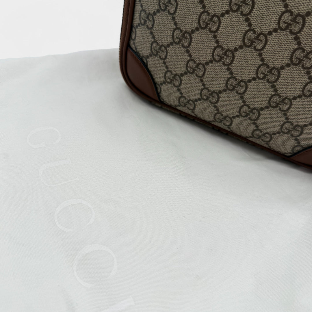 Gucci Umhängetasche Emblem Super mini