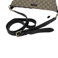 Gucci Umhängetasche GG Supreme monogram beige – Schulterriemen im Detail