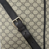 Gucci Umhängetasche GG Supreme monogram beige – Schulterriemen im Detail