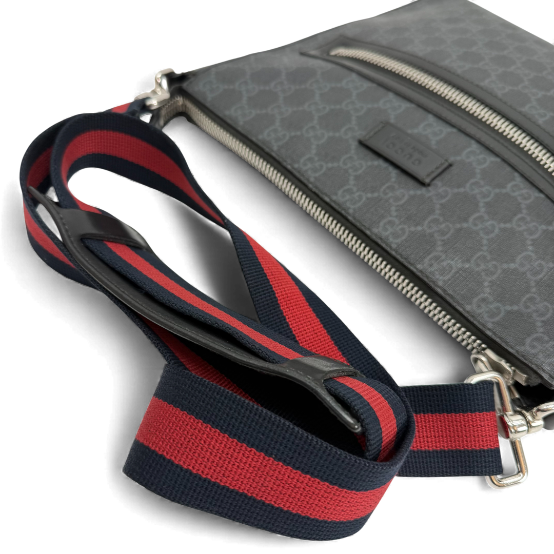 GG Supreme shoulder bag