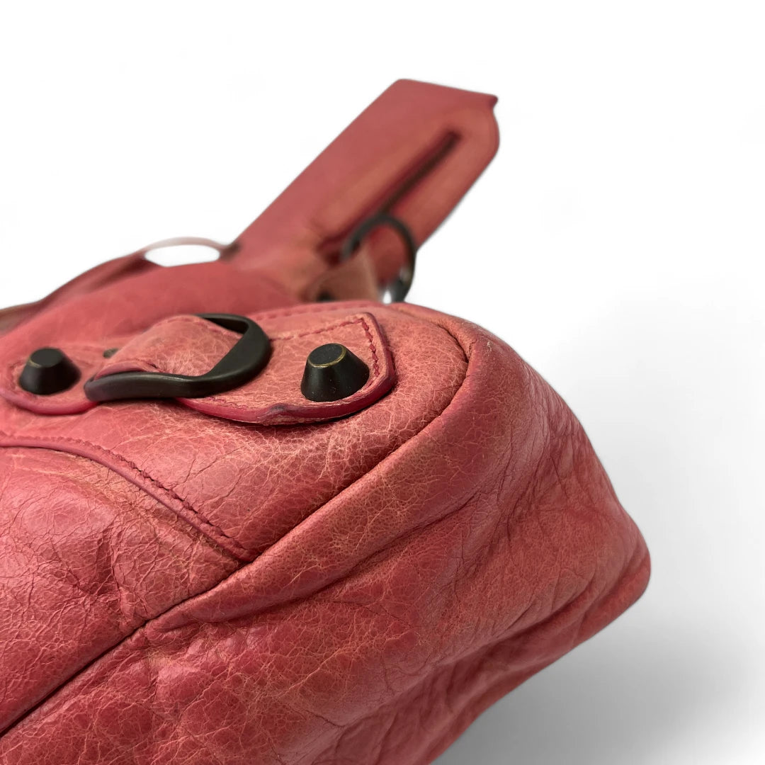 Balenciaga handbag The Frist City Bag with shoulder strap made of leather in pink