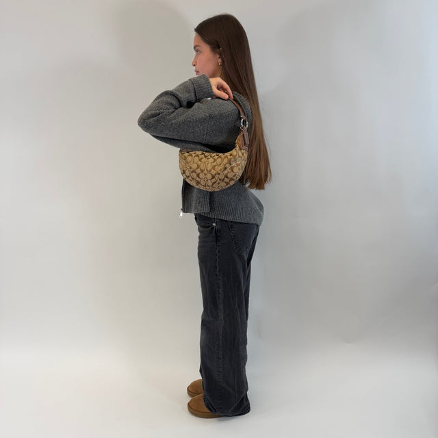 Schultertasche Hobo Half Moon Signature