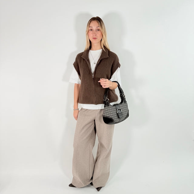 Signature shoulder bag 