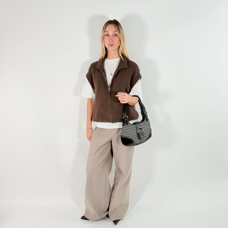 Signature shoulder bag 