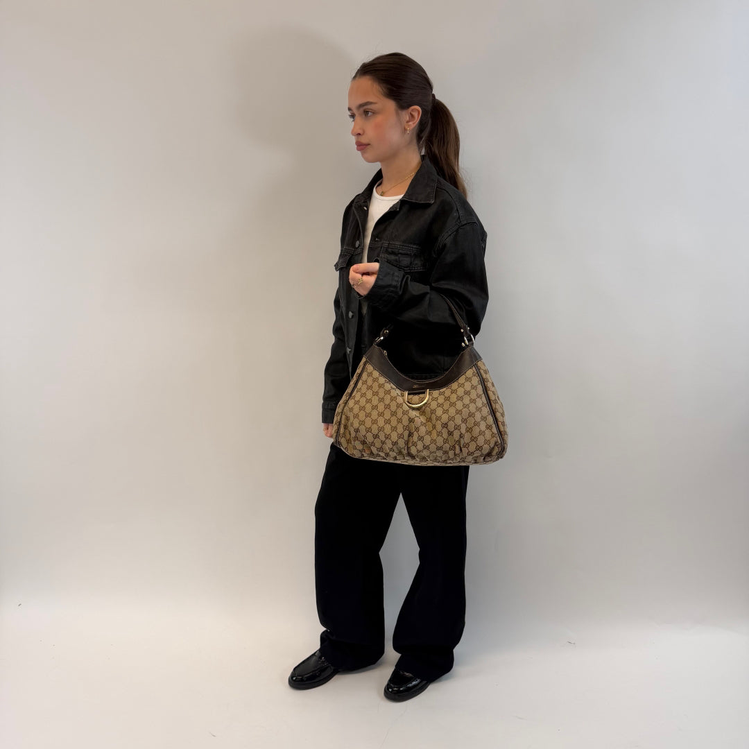 Borsa a tracolla con anello a D grande