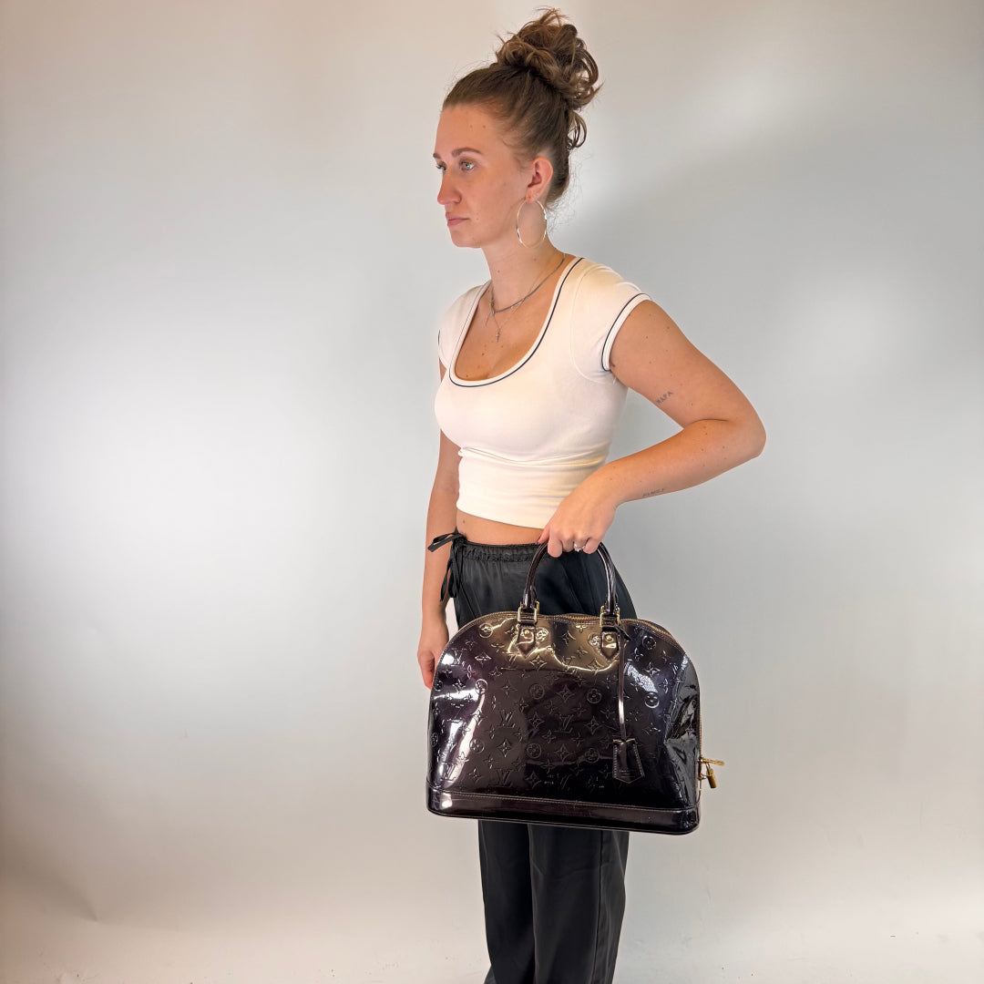 Louis Vuitton handbag Alma GM Vernis