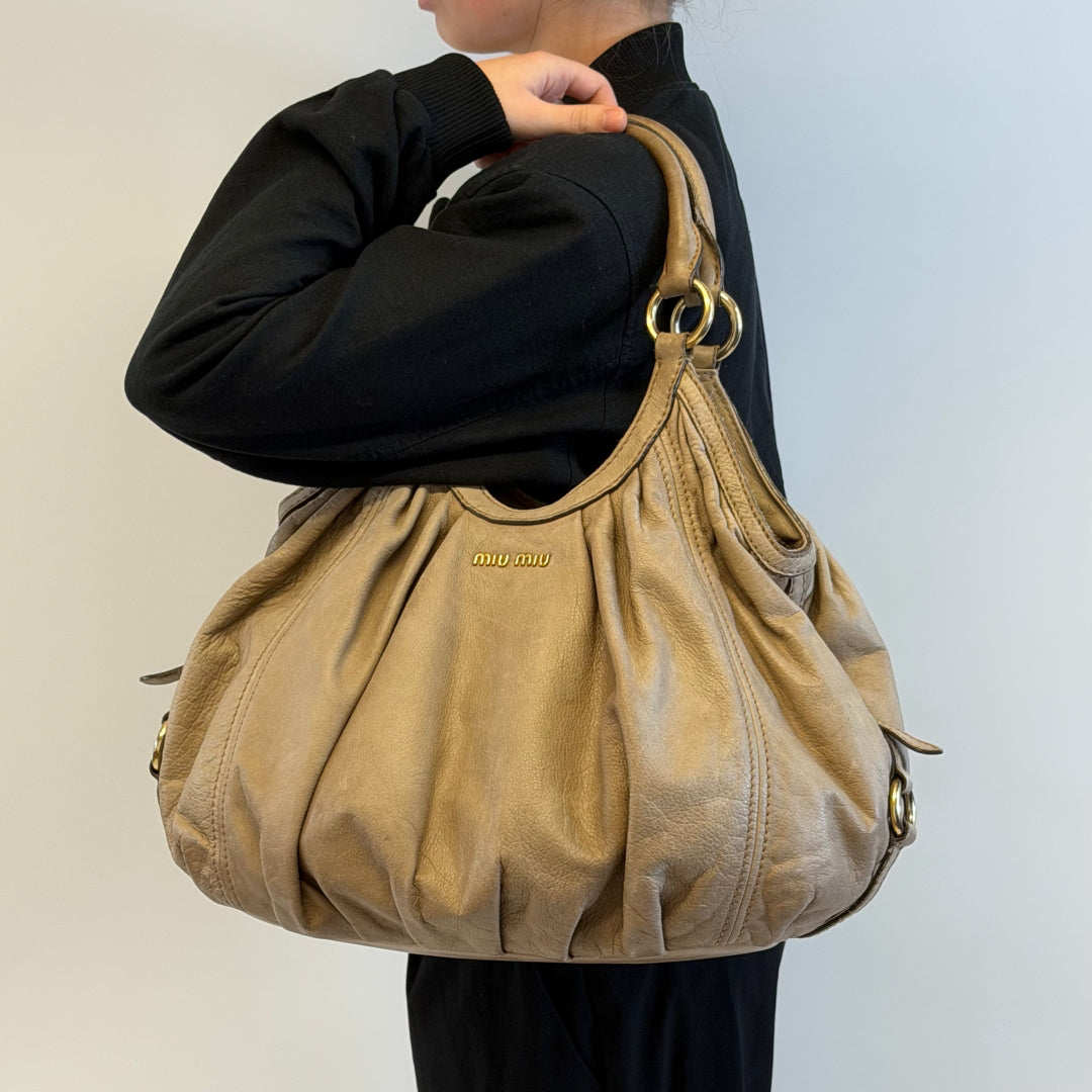 Miu Miu Schultertasche Croissant large