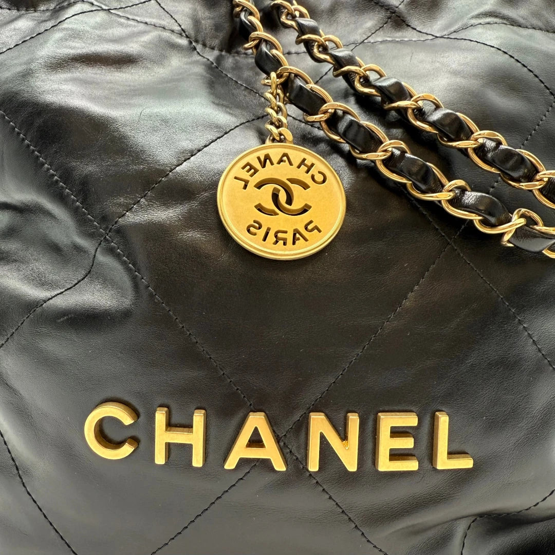 Chanel Shopper 22 Quilted