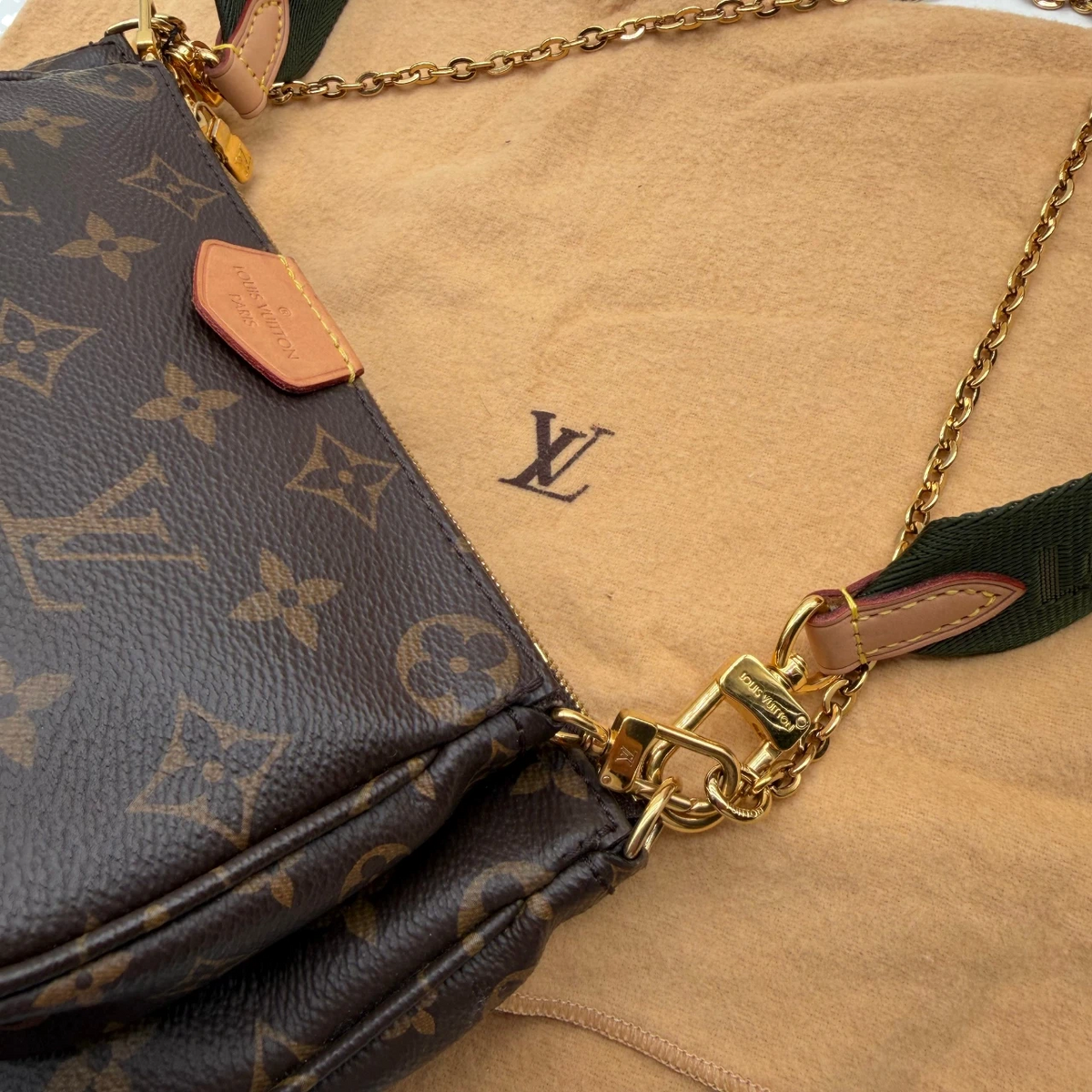 Louis Vuitton Umhängetasche Multi Pochette Accessoires – mit Staubbeutel