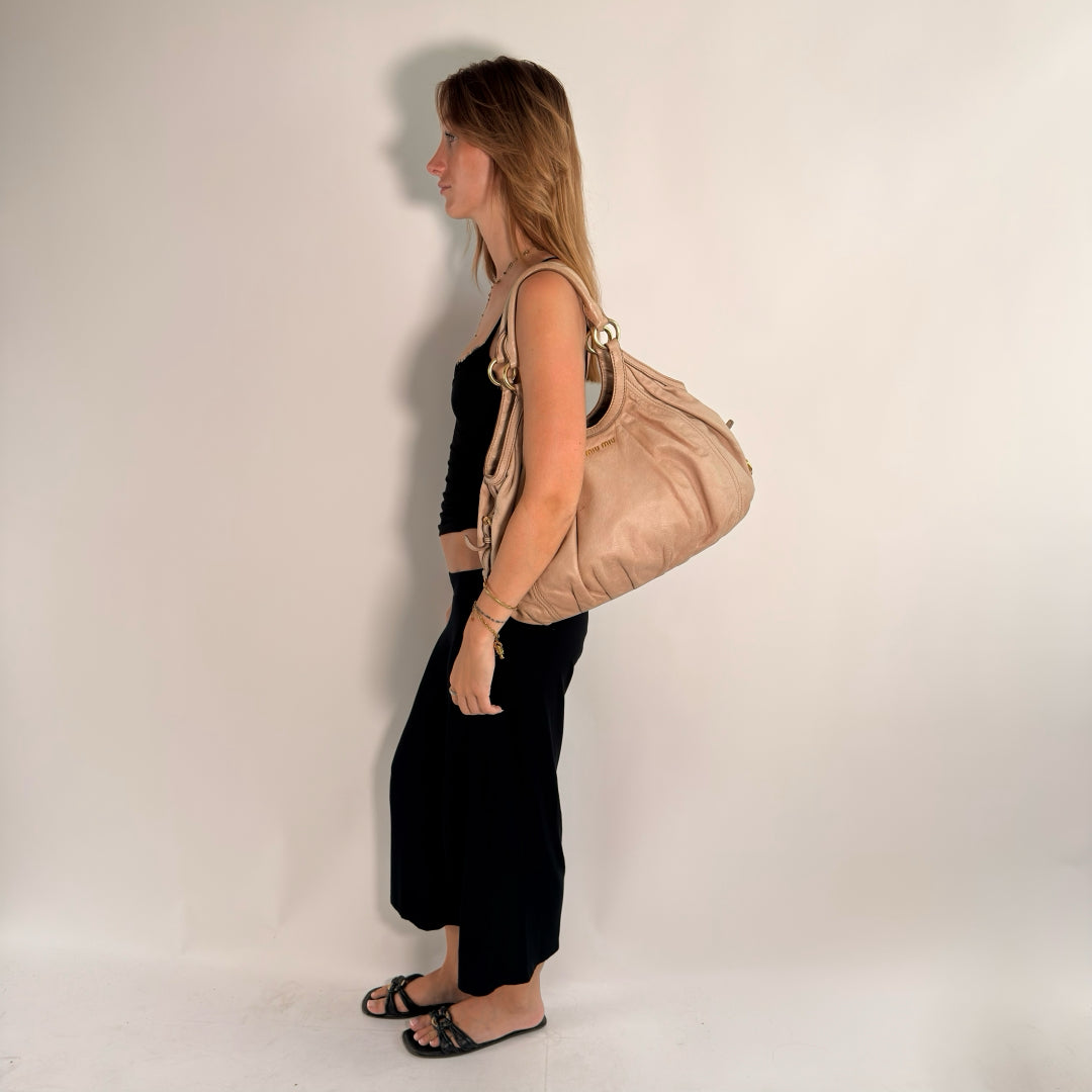 Miu Miu Schultertasche Croissant large
