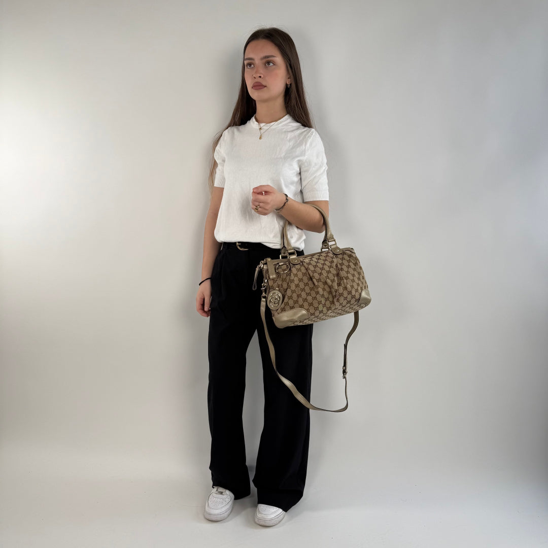 Gucci Handtasche Sukey goldene Lederdetails beige