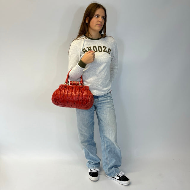 Miu Miu Handtasche aus Leder Matelasse dunkelrot