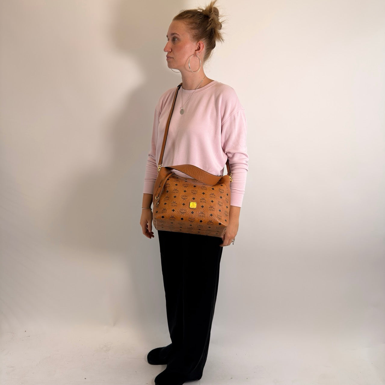MCM Schultertasche Klara Hobo medium