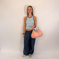 Gucci Schultertasche D-Ring large aus Leder monogram rosa – getragen am Model