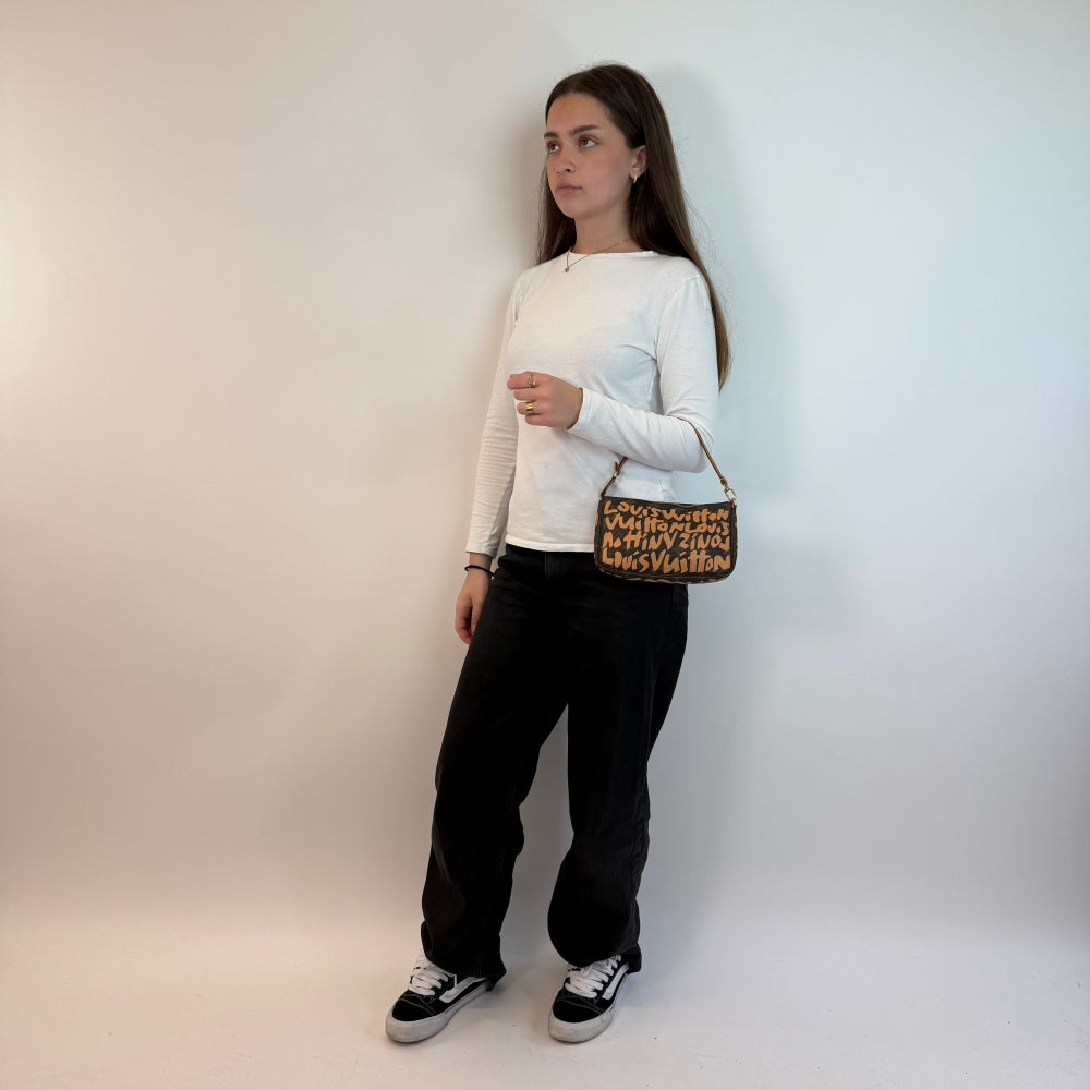 Louis Vuitton Pochette Accessoires Graffiti orange monogram braun