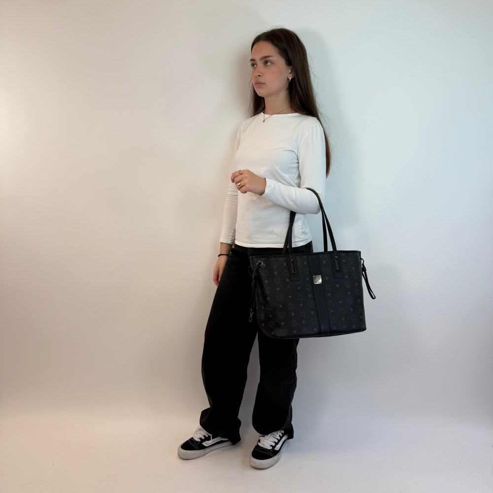 MCM Handtasche Liz Shopper mit Pochette visetos schwarz