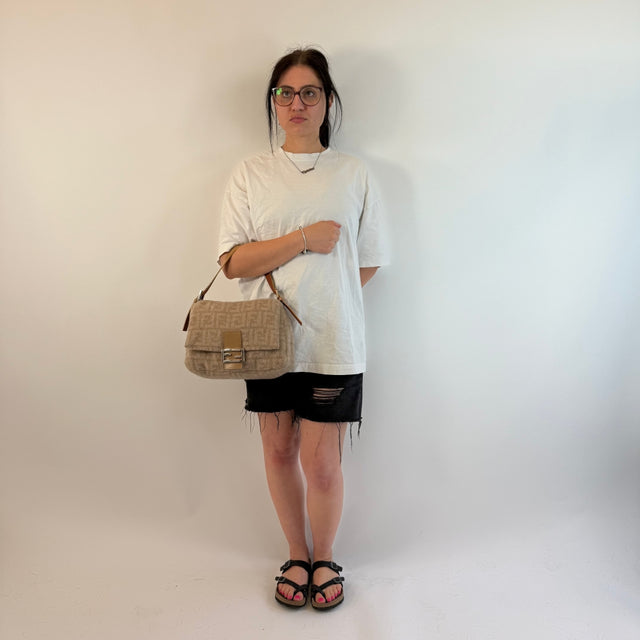 Fendi Handtasche Mamma Baguette aus Kaschmir monogram beige
