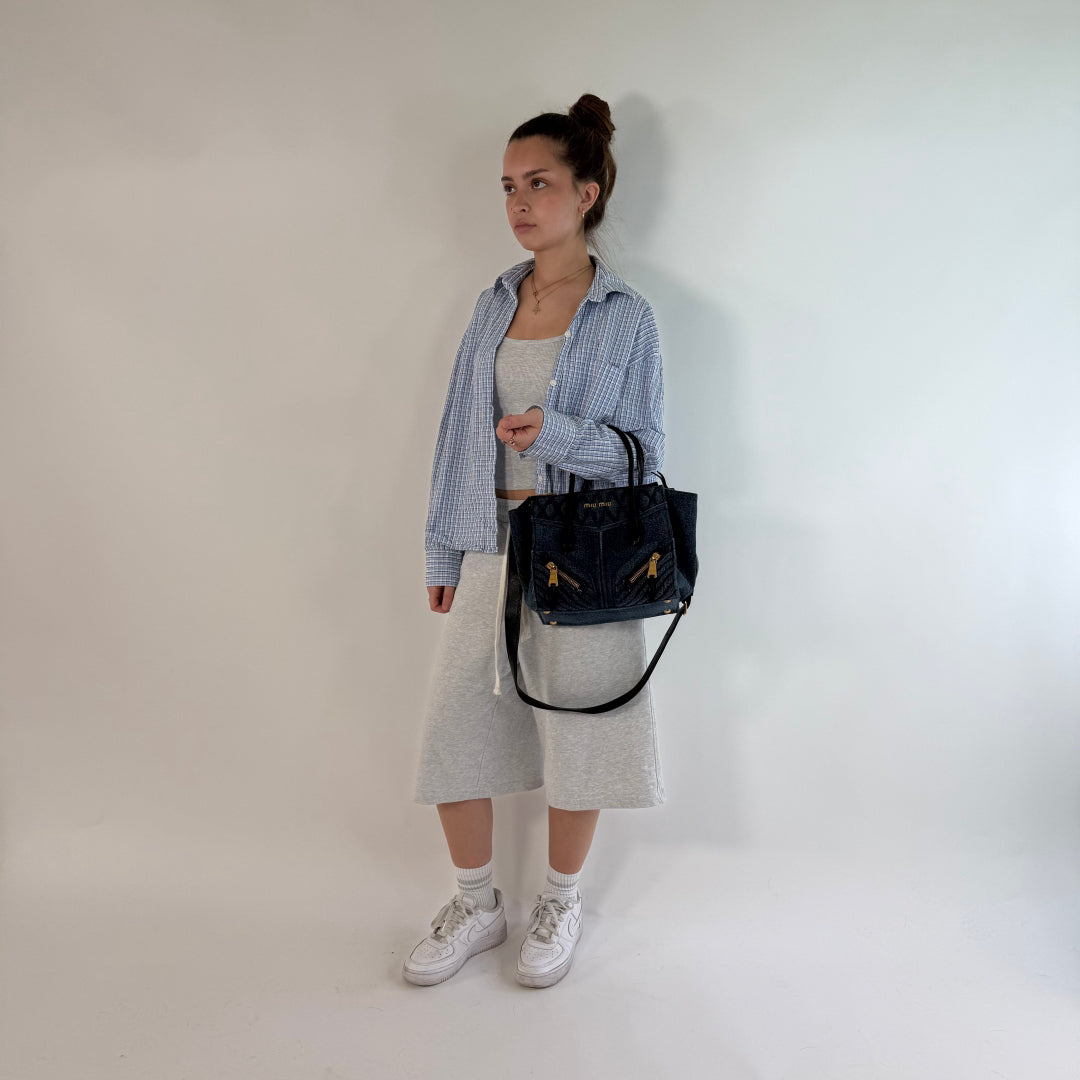 Miu Miu Handtasche Biker mit Umhängegurt aus Denimstoff blau