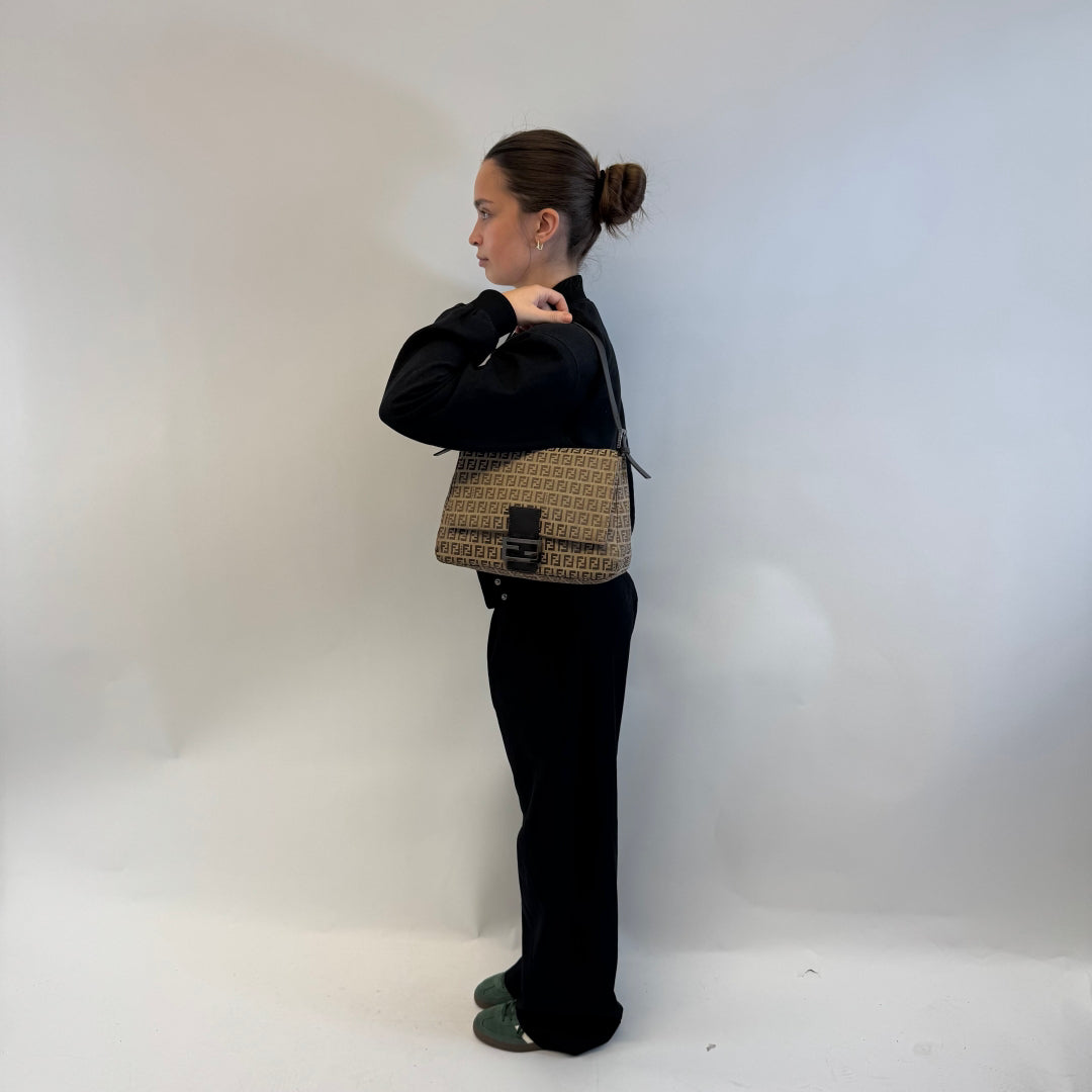 Fendi Schultertasche Mamma Baguette