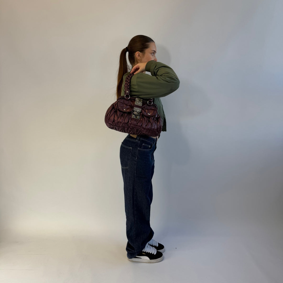 Miu Miu Handtasche Matelasse aus Leder lila