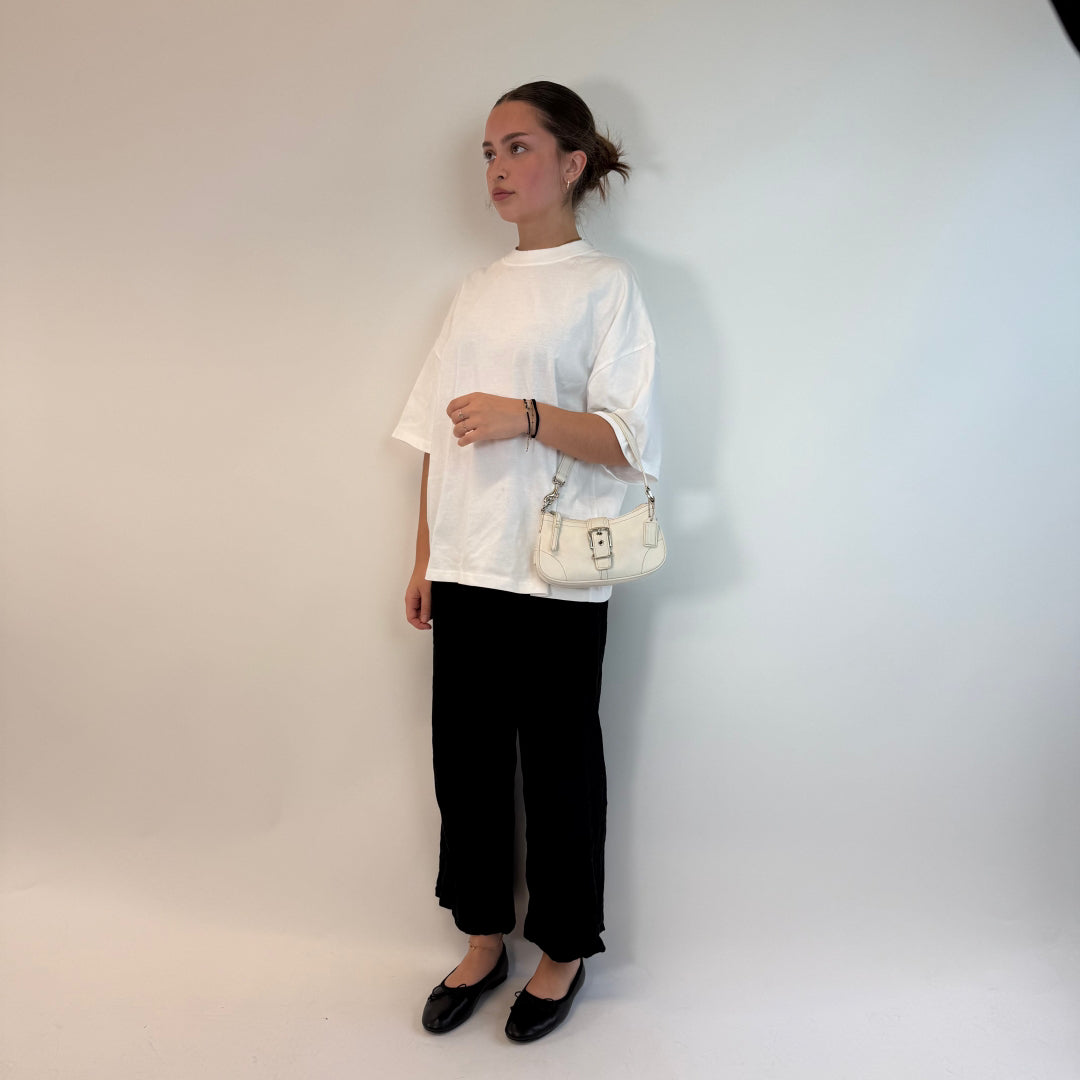 Pochette mit Schnalle