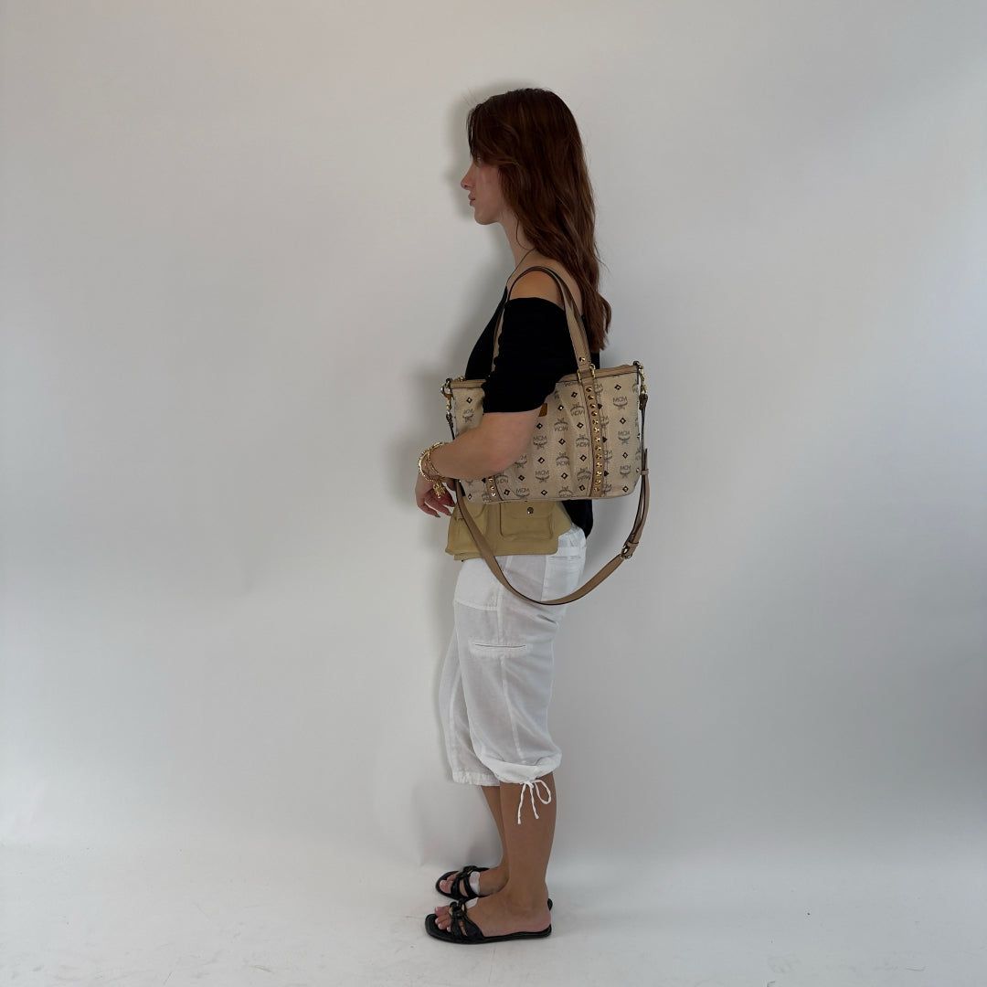 MCM Handtasche mit Nieten