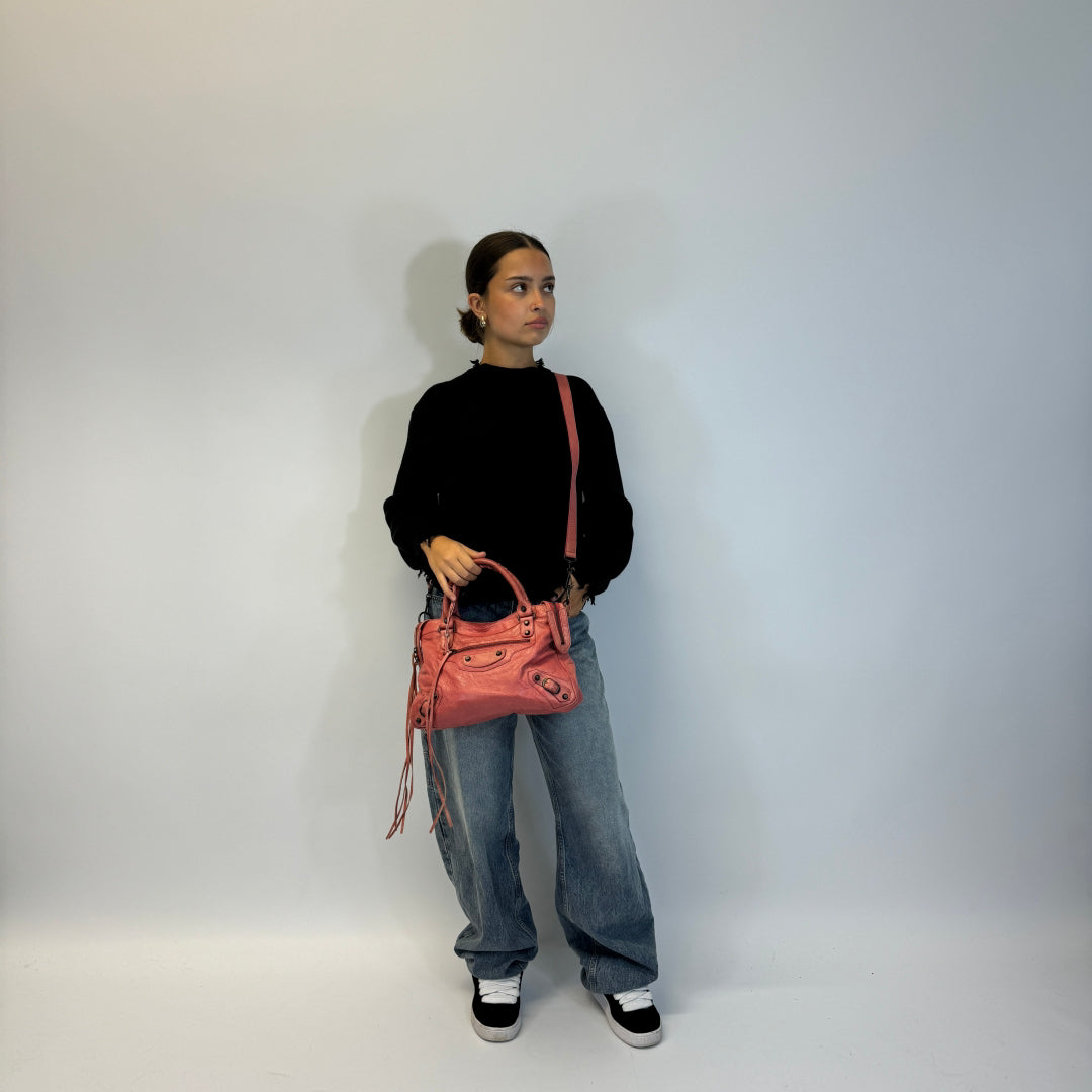 Balenciaga handbag The Frist City Bag with shoulder strap made of leather in pink