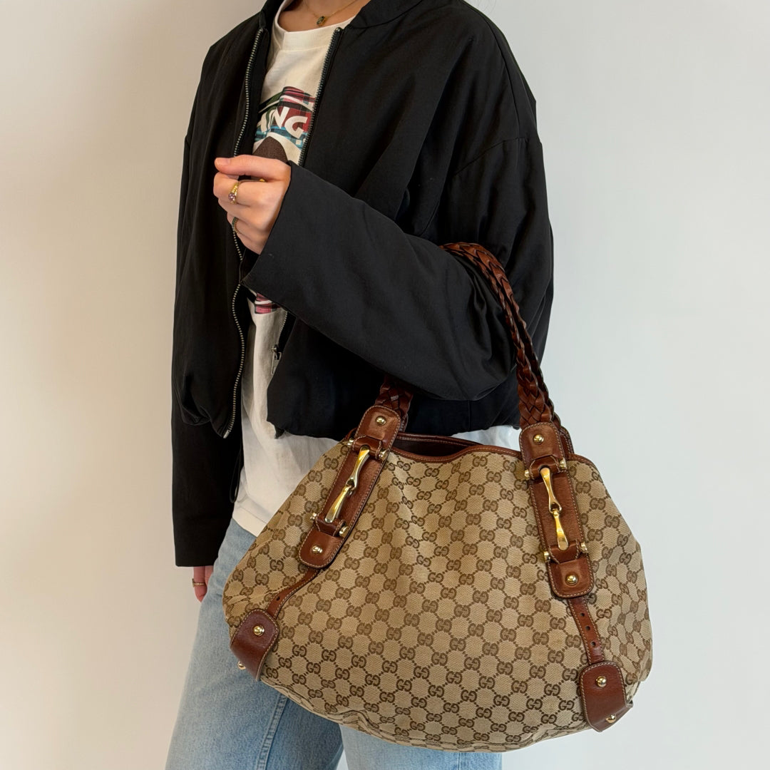 Shopper Pelham