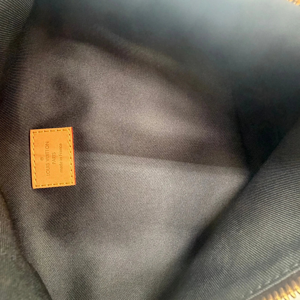 Louis Vuitton Bauchtasche / Gürteltasche Bumbag monogram braun – Innenansicht