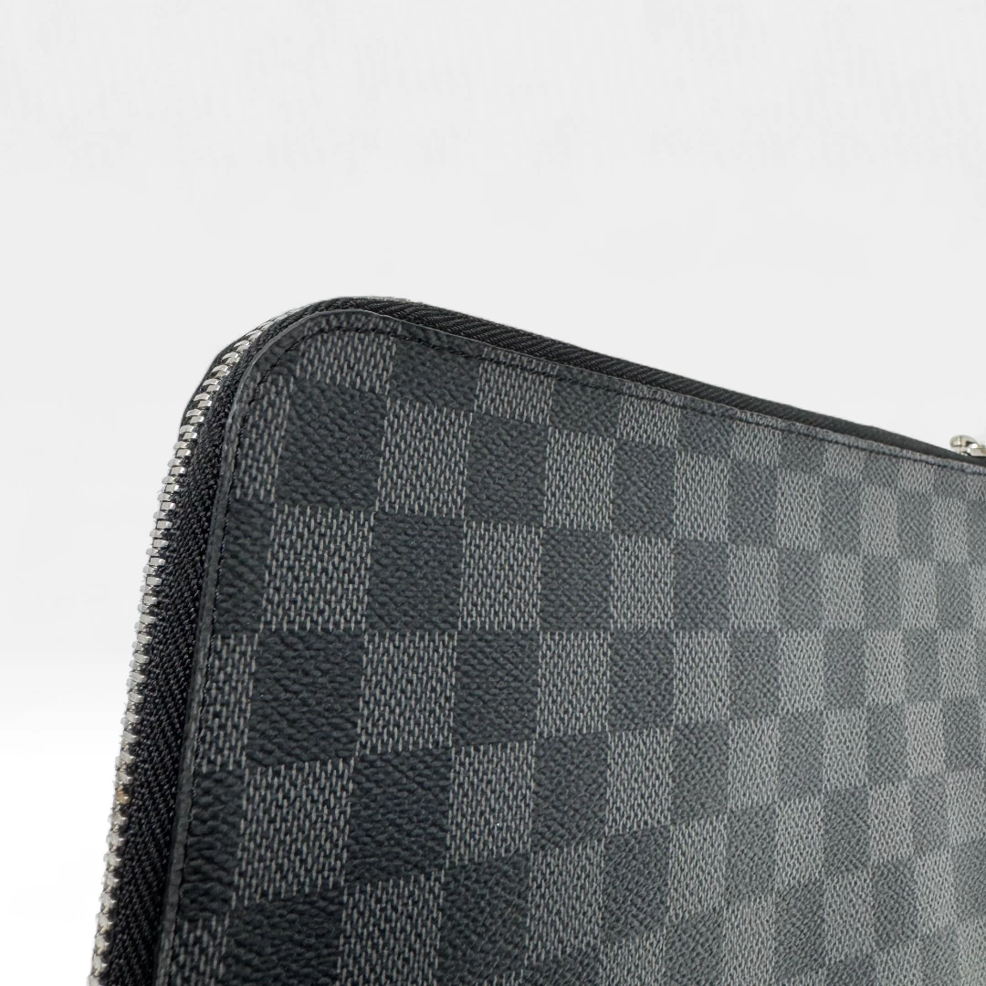 Louis Vuitton Clutch Jour PM Damier Graphite