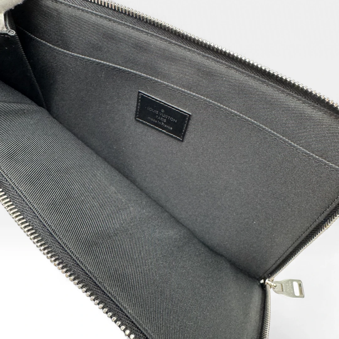 Louis Vuitton Clutch Jour PM Damier Graphite