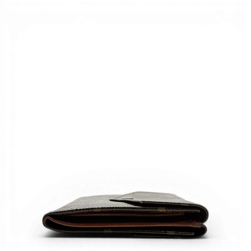 Elise's wallet