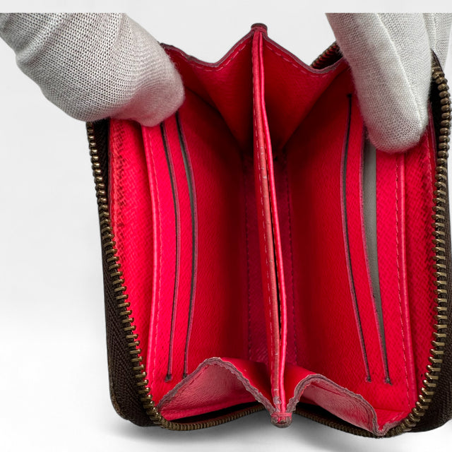 Wallet Graffiti
