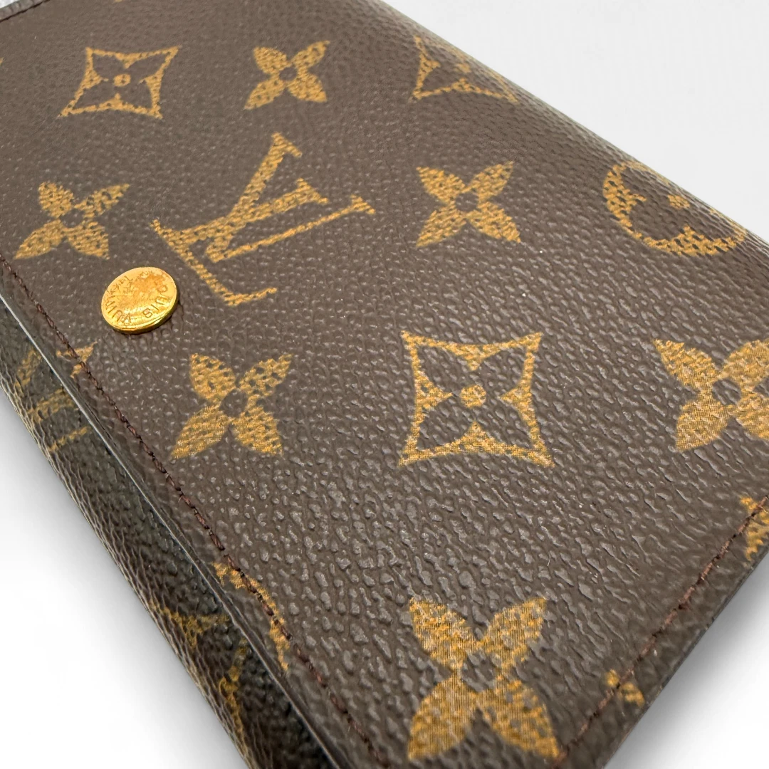 Louis Vuitton wallet tresor