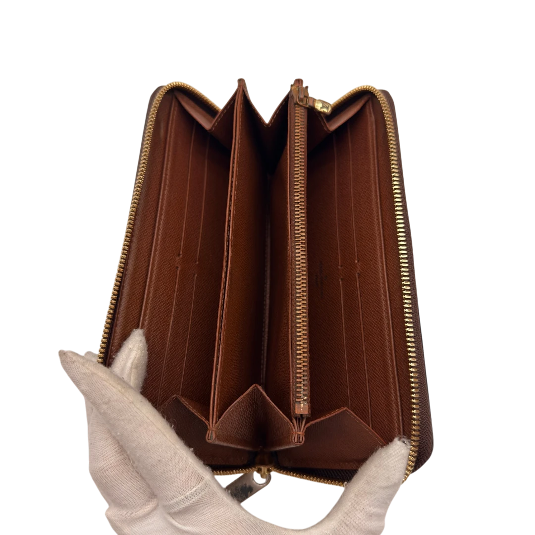 Louis Vuitton Zippy Wallet