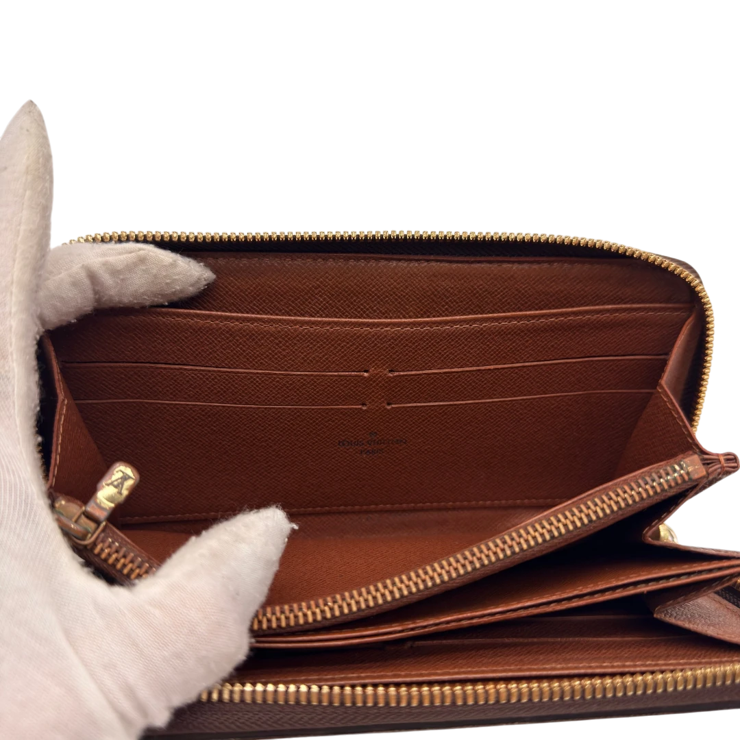 Louis Vuitton Zippy Wallet