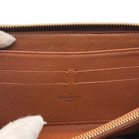 Louis Vuitton Zippy Wallet
