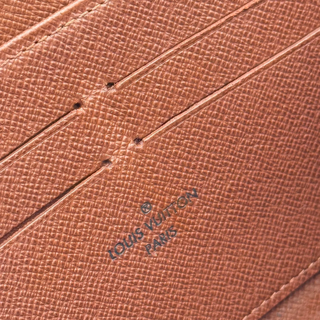 Louis Vuitton Zippy Wallet