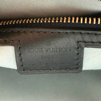 Louis Vuitton Handtasche Josephine PM monogram grau – Prägung im Detail