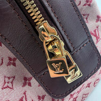 Louis Vuitton Handtasche Josephine PM monogram rot – Prägung im Detail