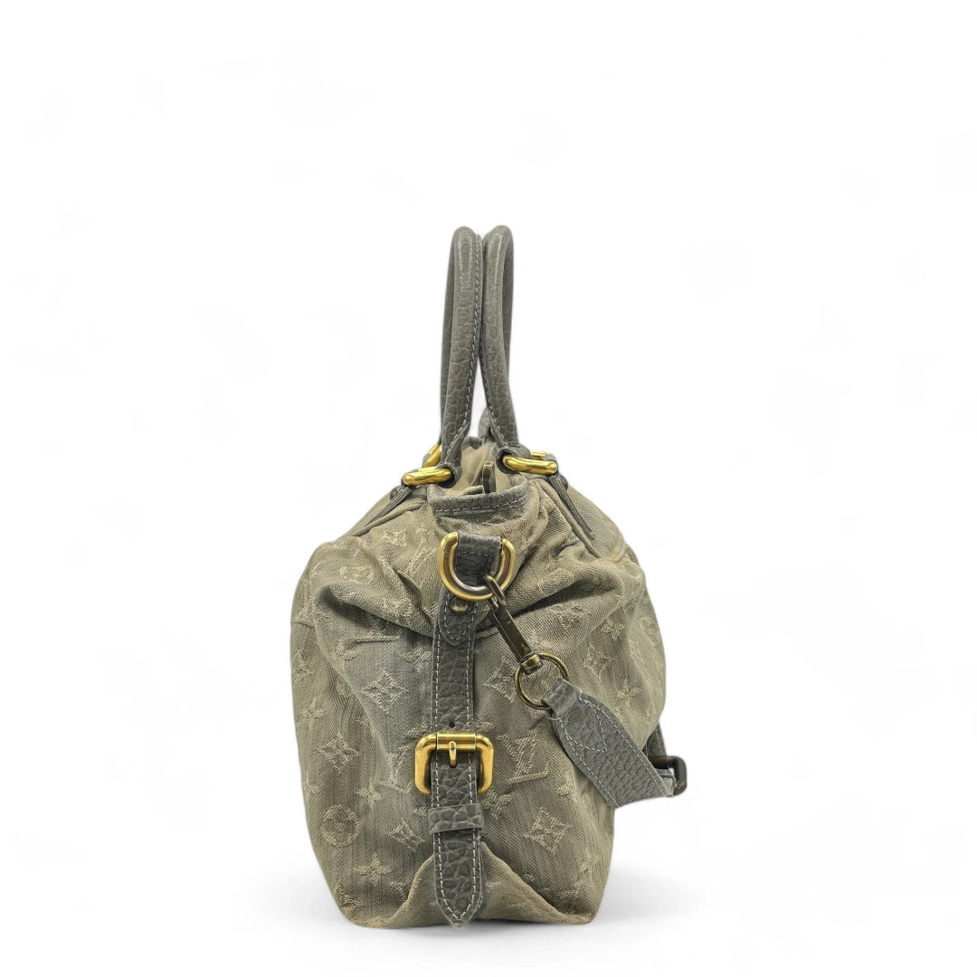 Louis Vuitton Handtasche Neo Cabby MM mit Schultergurt aus Denimstoff hellgrau