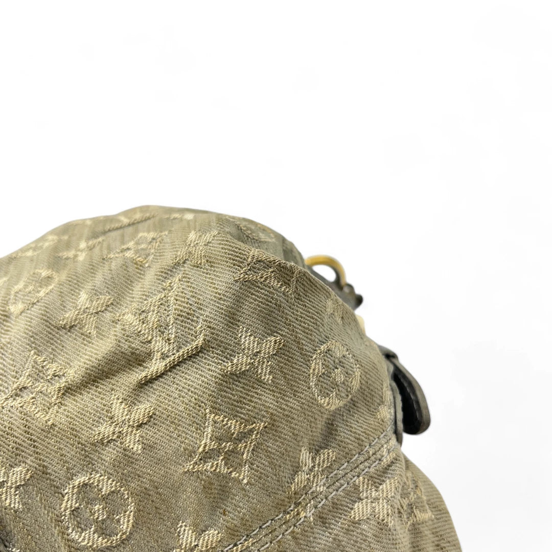 Louis Vuitton Handtasche Neo Cabby MM mit Schultergurt aus Denimstoff hellgrau