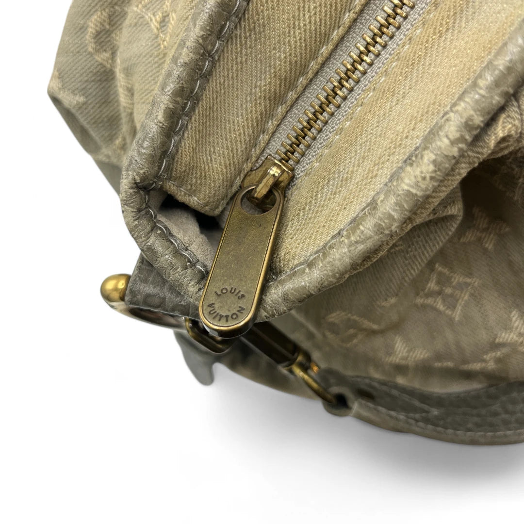 Louis Vuitton Handtasche Neo Cabby MM mit Schultergurt aus Denimstoff hellgrau