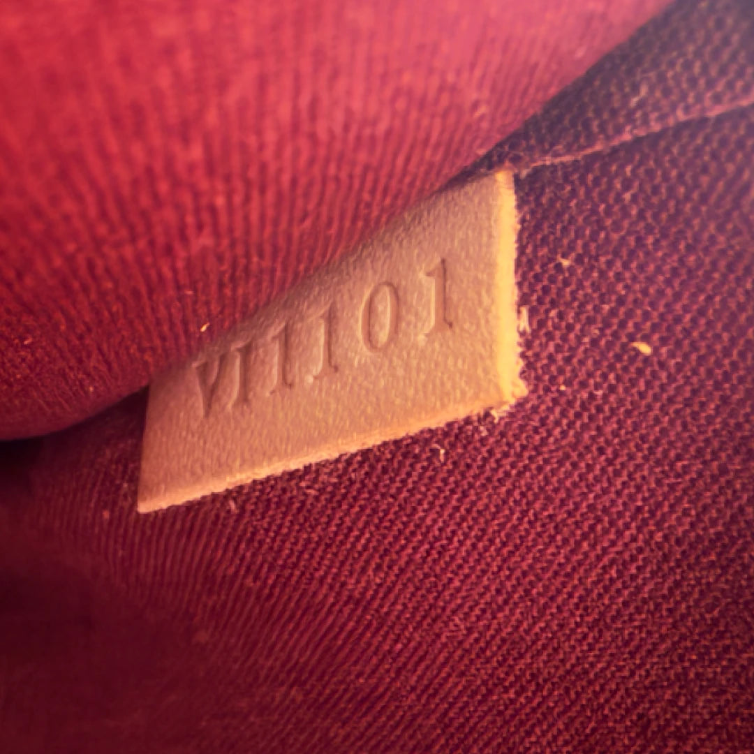 Louis Vuitton handbag Sherwood in vernis red