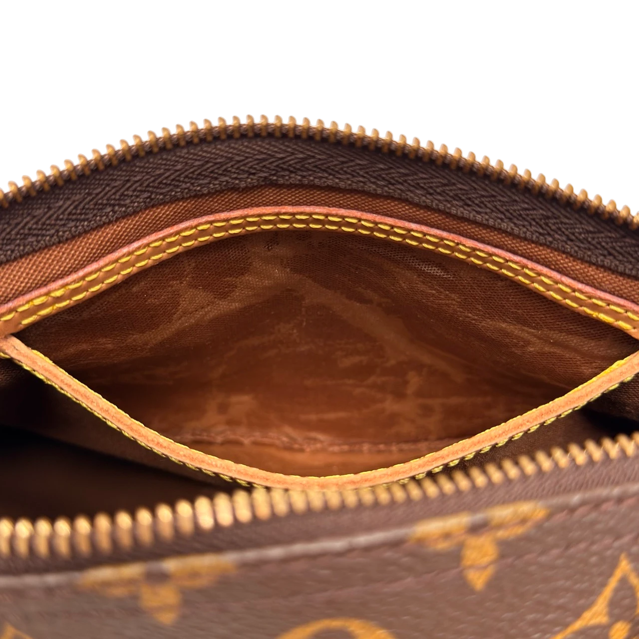 Louis Vuitton Speedy 30 Handbag Brown