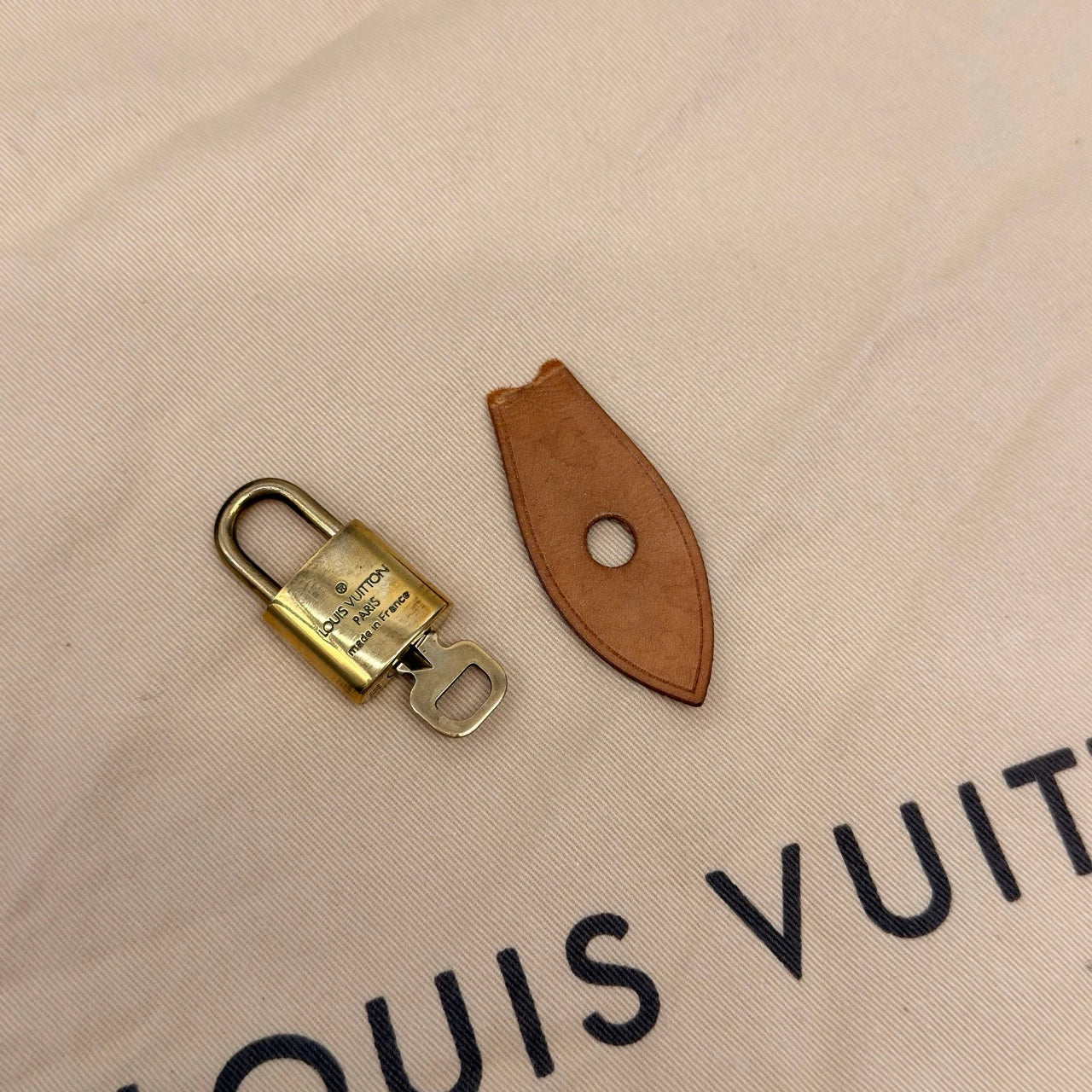 Louis Vuitton Speedy 30 Handbag Brown