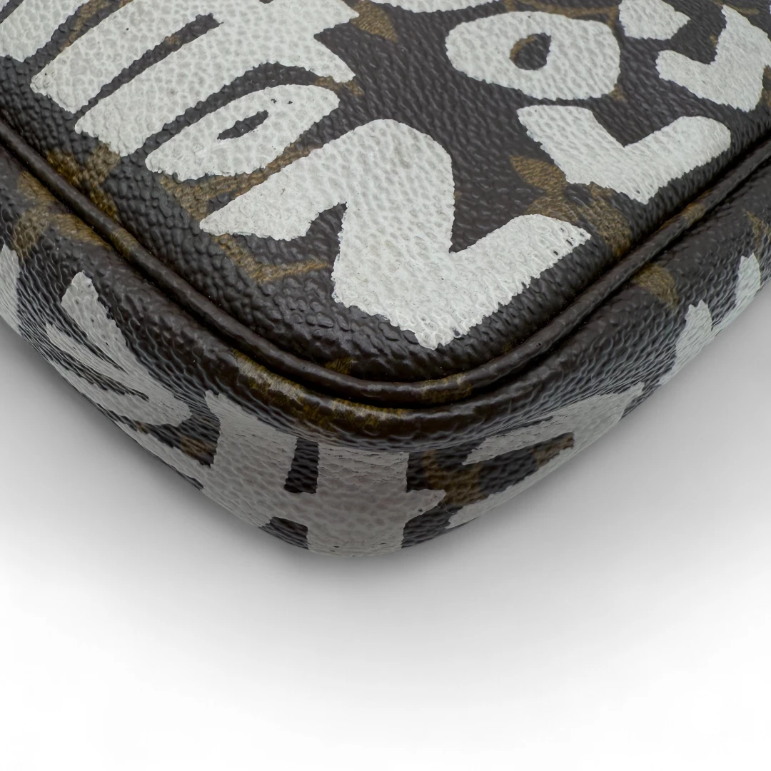 Pochette Accessoires Graffiti