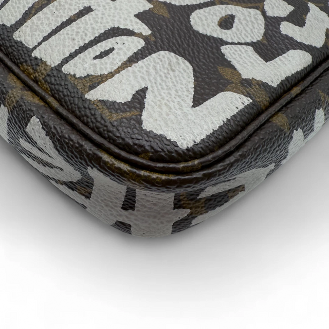 Pochette Accessoires Graffiti