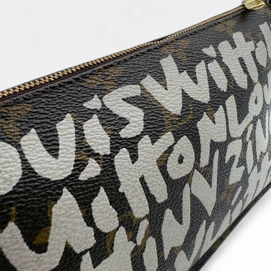 Pochette Accessoires Graffiti